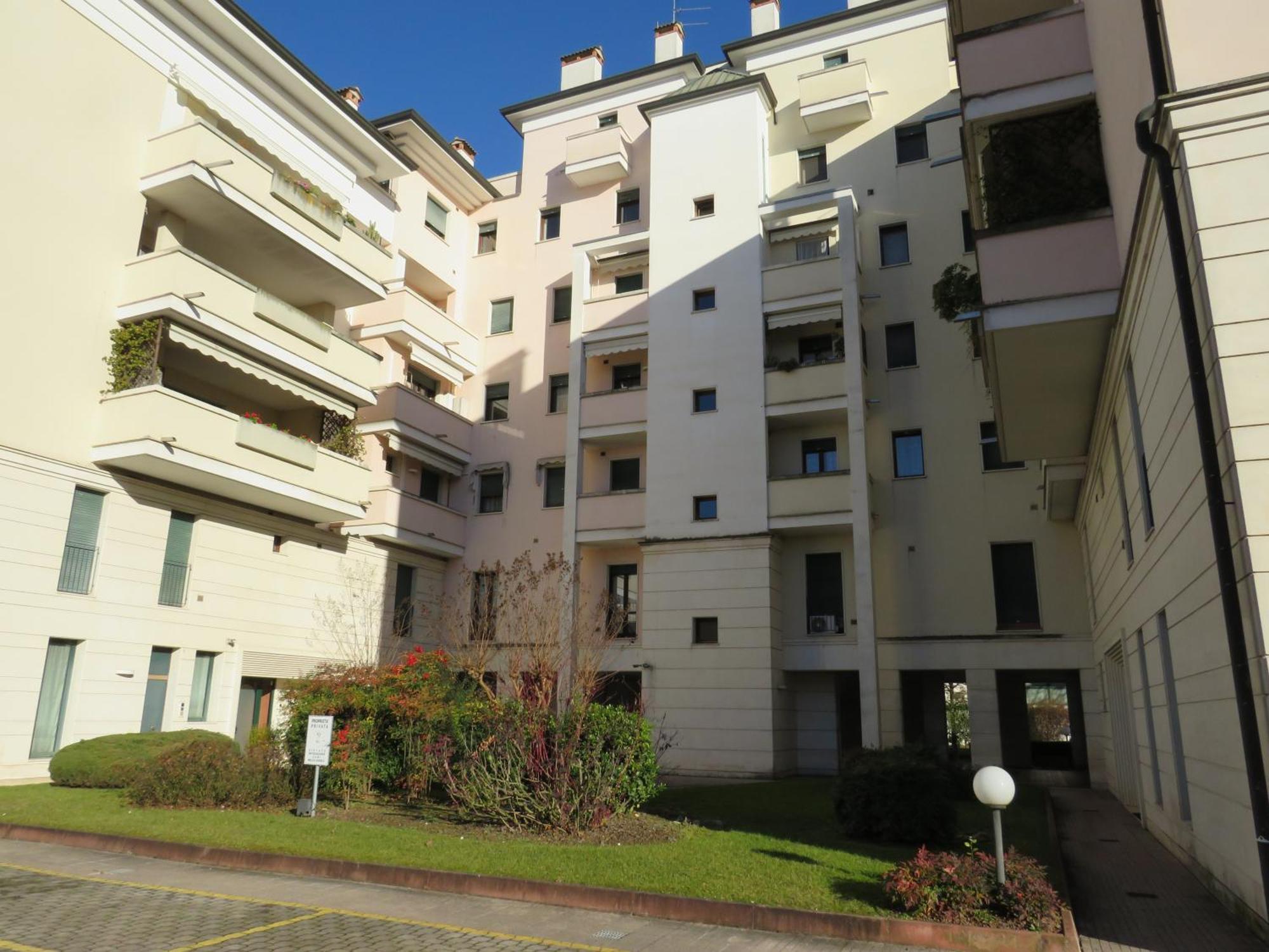 Palladium Cozy Suite Close To Downtown And Exibition Center Vicenza Exterior photo